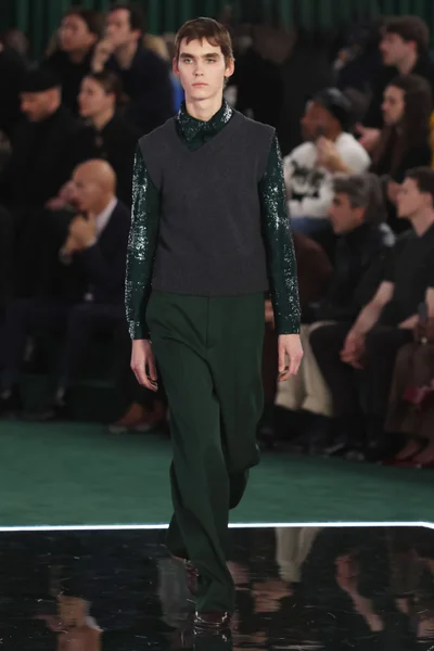 Look 26